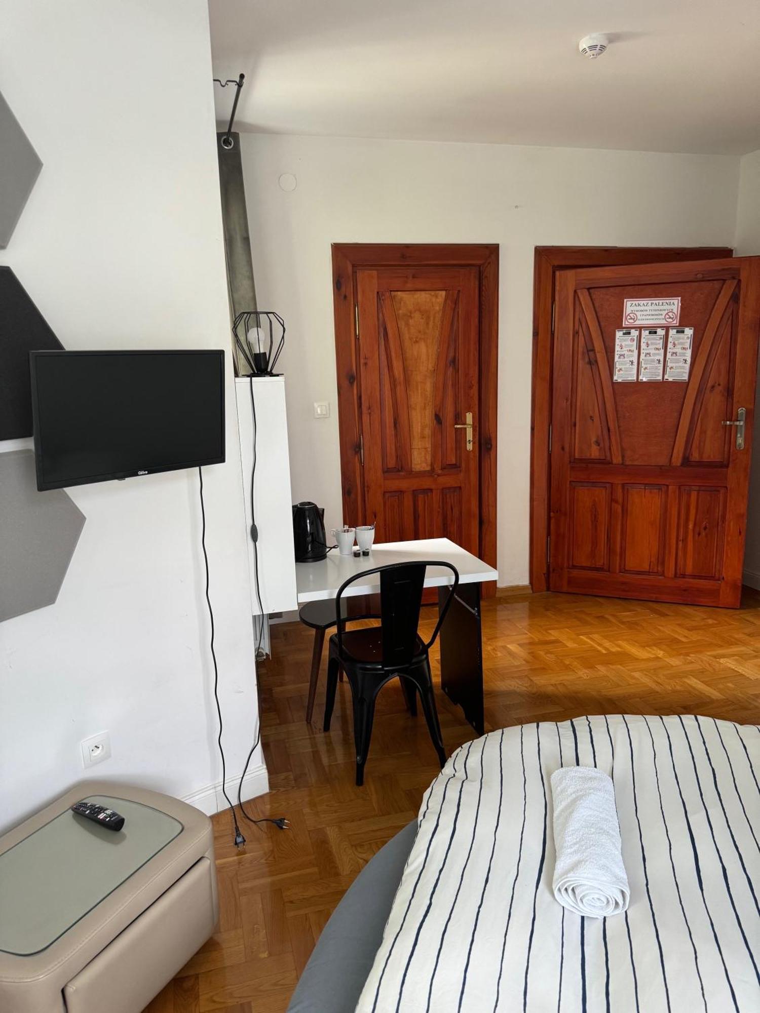 The Castle Suites & Apartment - Free Parking - (Adults Only) Krakow Exterior photo